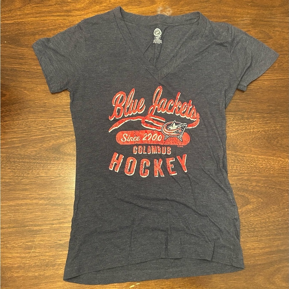 NHL Columbus Blue Jackets Women's Navy V-Neck Tee with Red Graphic